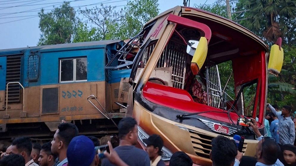 কুমিল্লায় ট্রেন দুর্ঘটনার ৭ ঘণ্টা পর স্বাভাবিক রেল যোগাযোগ