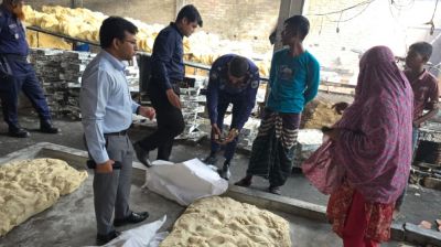 বগুড়ায় অস্বাস্থ্যকর পরিবেশে সেমাই উৎপাদন, জরিমানা