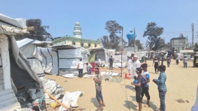 সমুদ্র সৈকতের বালিয়াড়ি থেকে স্বেচ্ছায় সরানো হচ্ছে স্থাপনা