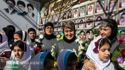 দেশে ফিরলেন ইরানের নারী ফুটবলাররা, পেলেন সংবর্ধনা