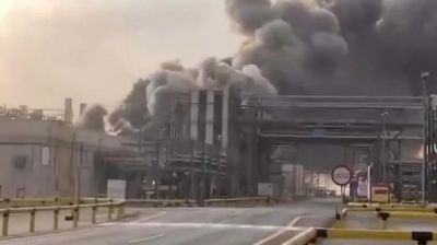 সৌদি আরামকোর বৃহত্তম তেল শোধনাগারে ইরানের ড্রোন হামলা