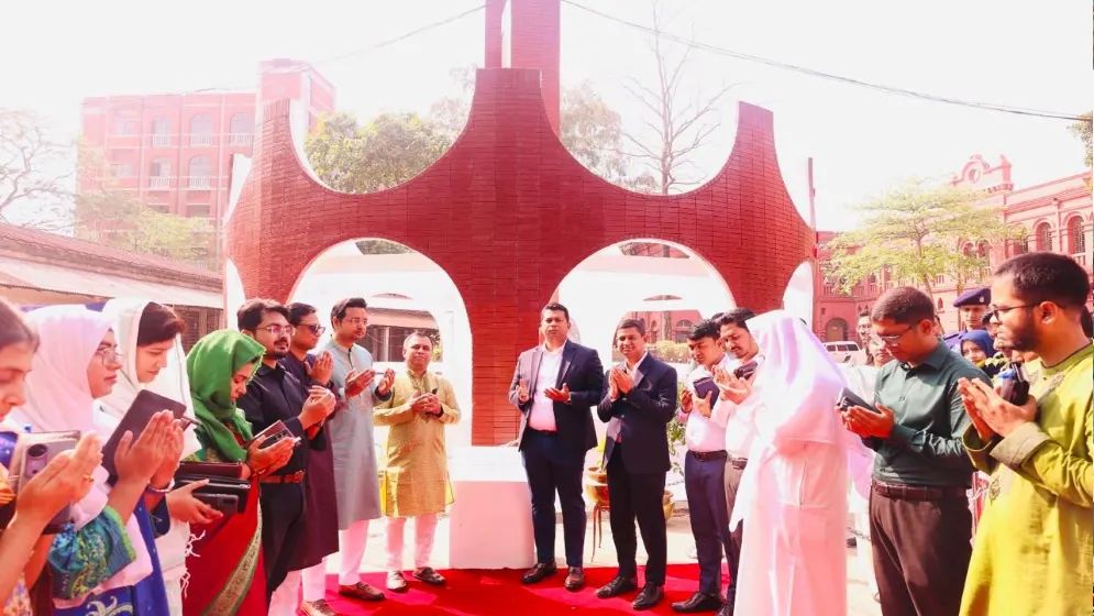 চট্টগ্রামের ঐতিহ্যবাহী জিরো পয়েন্টে নতুন প্রাণ ফেরালেন ডিসি জাহিদ