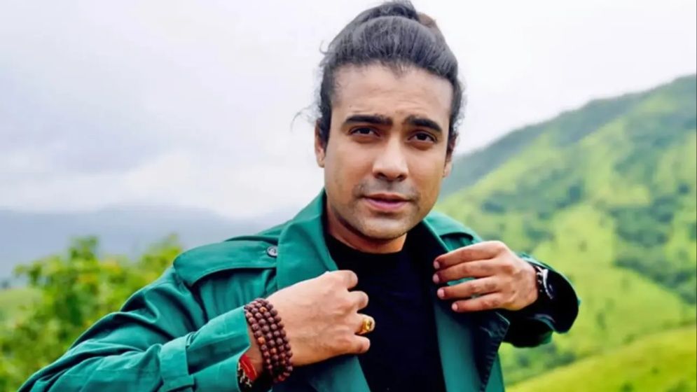 শৈশবের বন্ধুকে বিয়ে করলেন জুবিন