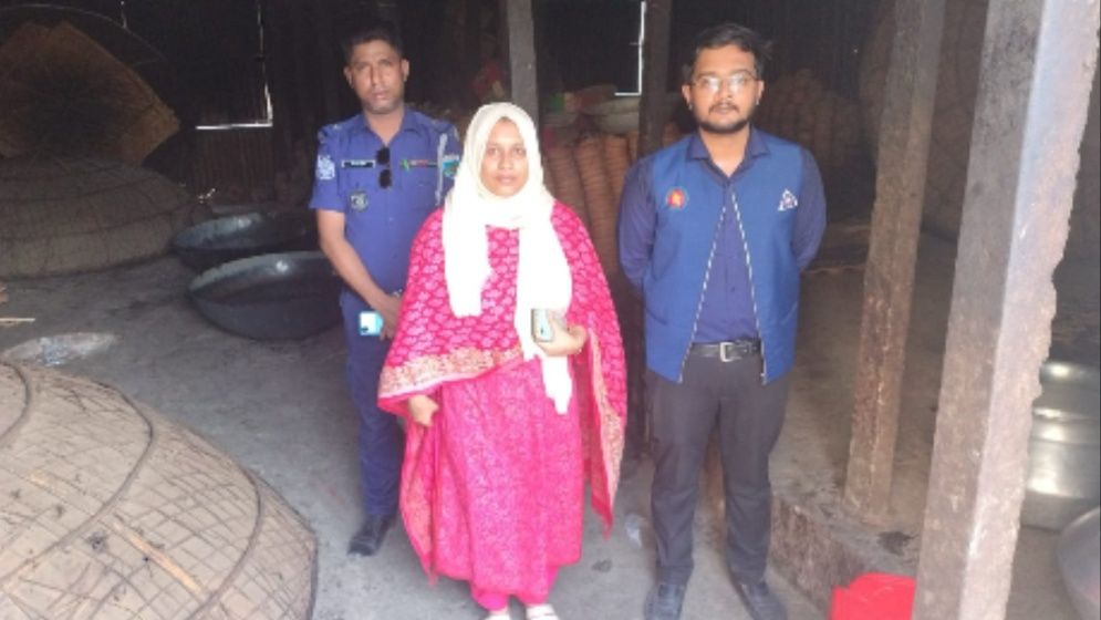 বগুড়ায় ভেজাল দই বিক্রির অপরাধে জরিমানা