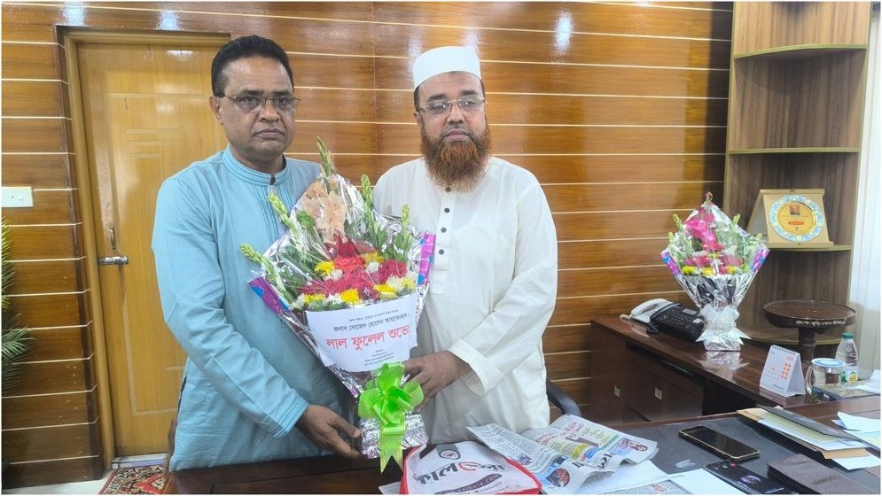 জেলা পরিষদের প্রশাসক হিসেবে কায়কোবাদের নিয়োগ, শুভেচ্ছায় সিক্ত