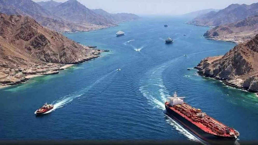 সীমিত পরিসরে হরমুজ প্রণালি খুললো ইরান