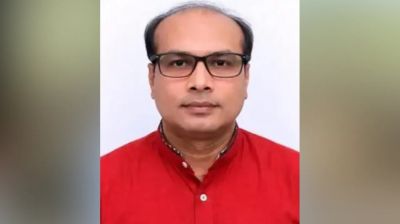 পুলিশি পাহারায় নারীসহ রাত কাটাতে গিয়ে ওসির কক্ষে ‘ভুয়া জজ’ আটক