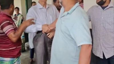 নরসিংদীতে কলেজে ঢুকে অধ্যক্ষের উপর সশস্ত্র হামলা