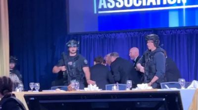 হোয়াইট হাউসের অনুষ্ঠানে গোলাগুলি, সরিয়ে নেওয়া হলো ট্রাম্পকে