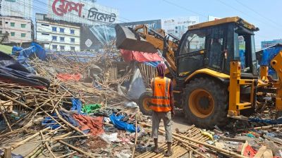 সোনারগাঁয়ের কাঁচপুরে মহাসড়কের পাশে গড়ে ওঠা এক হাজার অবৈধ দোকানপাট উচ্ছেদ
