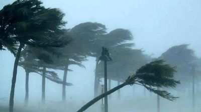 চার অঞ্চলে ঝড়-বৃষ্টি, নদীবন্দরে সতর্ক সংকেত