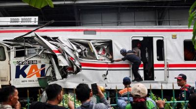 ইন্দোনেশিয়ায় ট্রেন দুর্ঘটনায় নিহত বেড়ে ১৪