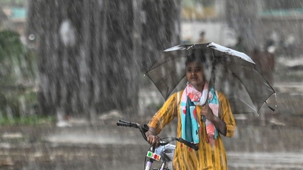 দুপুরের মধ্যে ৮ জেলায় ঝড়বৃষ্টির আভাস