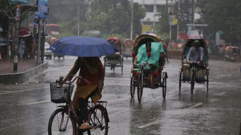 দুপুরের মধ্যে যেসব জেলায় ঝড়বৃষ্টির শঙ্কা
