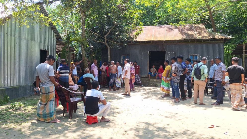 গভীর রাতে হাত-পা বেঁধে প্রতিবন্ধী নারীকে নির্যাতনের অভিযোগ