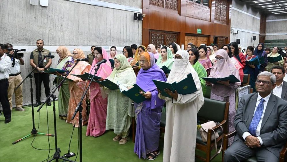 শপথ নিলেন সংরক্ষিত নারী আসনের সংসদ সদস্যরা