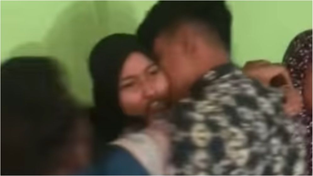 ভালোবাসার বিচ্ছেদ মানতে নারাজ প্রেমিক যুগল, ভিডিও ভাইরাল