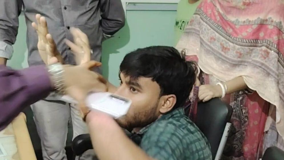 বগুড়ায় এনসিপি নেতাকে জুতা পেটার ভিডিও ভাইরাল, পদ থেকে অব্যাহতি