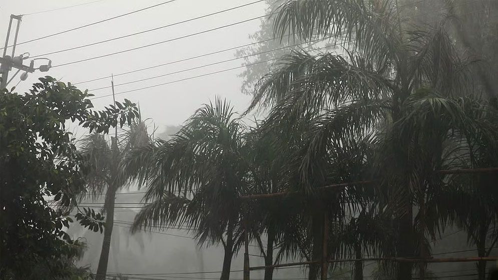 রাজধানীসহ ১৭ জেলায় দমকা হাওয়া ও ঝড়বৃষ্টির আশঙ্কা