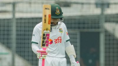 সেঞ্চুরির অপেক্ষায় মুশফিক, ৩ উইকেট নিয়ে সেশন পাকিস্তানের