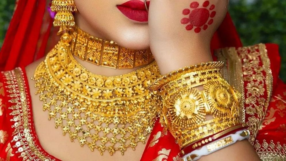 দেশে স্বর্ণের দামে বড় লাফ