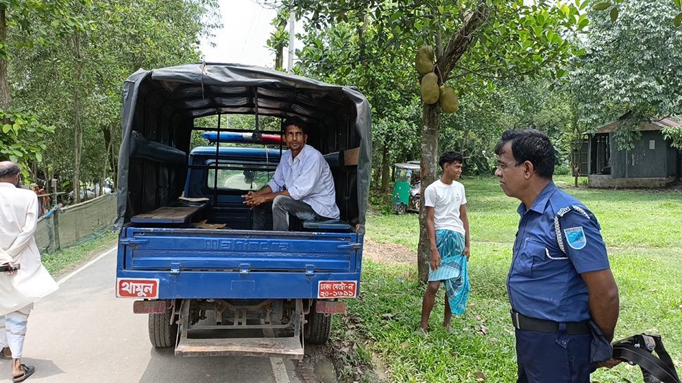গাজীপুরে চাঁদা দাবির অভিযোগে যুবদল নেতা গ্রেপ্তার