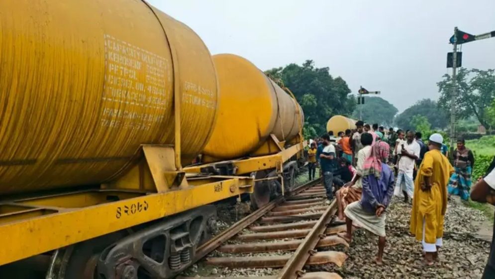 খুলনার সঙ্গে উত্তরবঙ্গের রেল যোগাযোগ বন্ধ