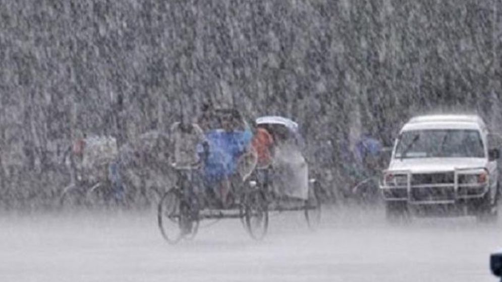 ধেয়ে আসছে শক্তিশালী বৃষ্টিবলয়, ৪ বিভাগে বেশি সক্রিয়