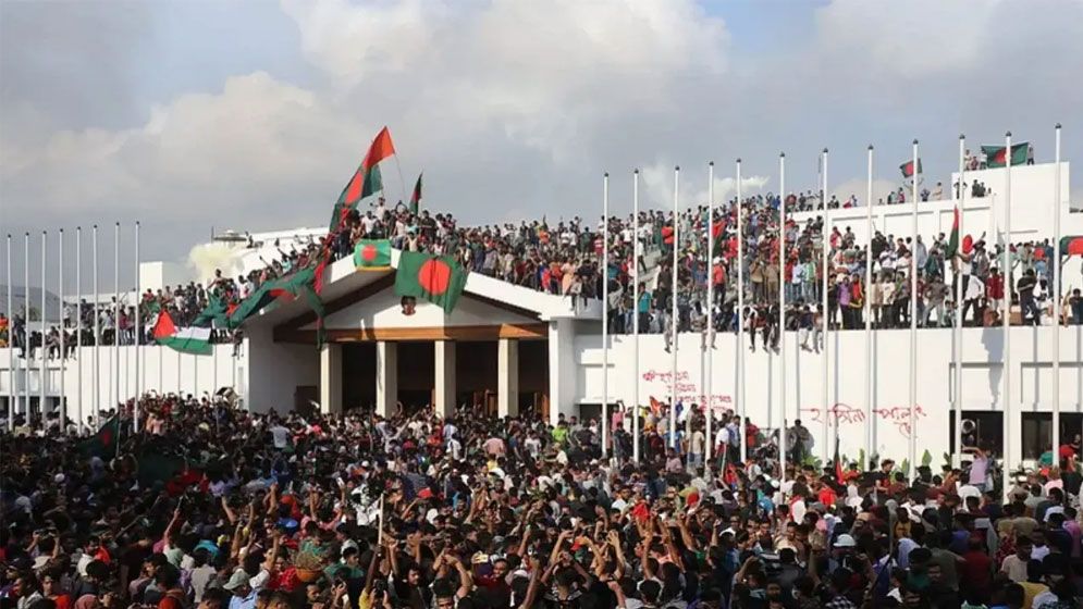 জুলাই শহীদ পরিবার ও আহত যোদ্ধাদের জন্য মাসিক ভাতার প্রস্তাব বাজেটে