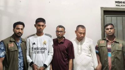 প্রধানমন্ত্রী অনুষ্ঠানে আসা প্রাইভেটকারে মিলল ৬ হাজার ইয়াবা, যুবদল ও মৎস্যজীবী দলের নেতাসহ আটক ৩