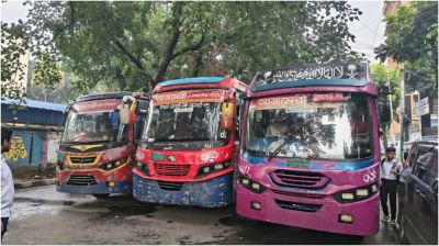 শিক্ষার্থী হয়রানির অভিযোগে আজমেরী পরিবহনের বাস আটকে দিলেন ঢাকা পলিটেকনিকের শিক্ষার্থীরা