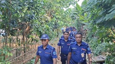 হাটহাজারীর সন্ত্রাসীদের অভয়ারণ্য জঙ্গল উদালিয়ায় পুলিশের বিশেষ অভিযান