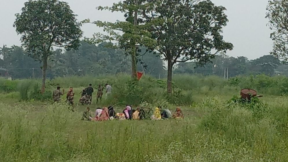 চাঁপাইনবাবগঞ্জ সীমান্তে ২০ জনকে পুশইনের চেষ্টা, প্রতিহত করল বিজিবি-জনতা ‎