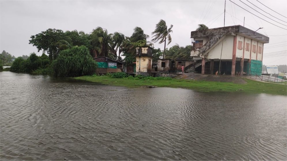 টানা বৃষ্টিতে সেন্টমার্টিনে জোয়ারের পানির উচ্চতা বৃদ্ধি, আতঙ্কে দ্বীপবাসী