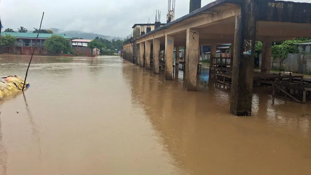 টানা বৃষ্টিতে সাজেকের সঙ্গে সারা দেশের যানচলাচল বন্ধ