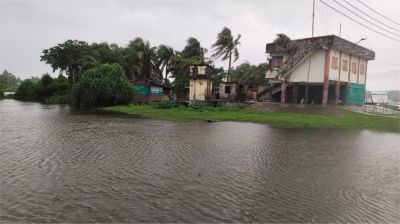 টানা বৃষ্টিতে সেন্টমার্টিনে জোয়ারের পানির উচ্চতা বৃদ্ধি, আতঙ্কে দ্বীপবাসী