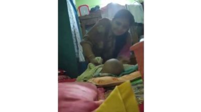 নরসিংদীতে দুই মাসের শিশুকে নির্যাতন, সামাজিক যোগাযোগমাধ্যমে ভিডিও ভাইরাল