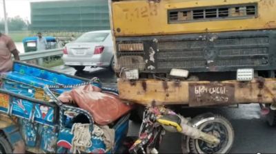 শেরপুরে উল্টো পথে পানির ট্যাংকারের ধাক্কা, ঝালমুড়ি বিক্রেতা নিহত
