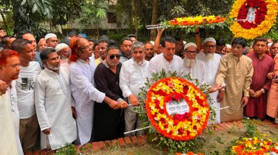 নরসিংদীর প্রথম শহীদ তাহমিদের কবরে শ্রদ্ধা নিবেদন