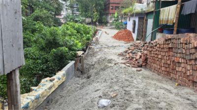 রূপগঞ্জে খাল ভরাট করে সরকারি টাকায় ইউপি চেয়ারম্যানের ব্যক্তিগত রাস্তা নির্মাণের অভিযোগ