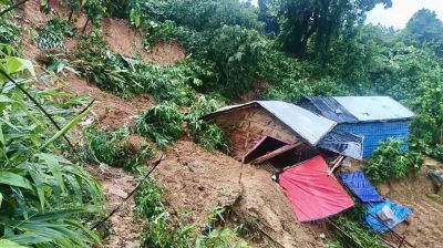 চকরিয়ায় পাহাড়ধসে প্রাণ গেল দুজনের