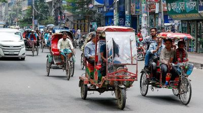 ঢাকার প্রধান সড়কে ব্যাটারিচালিত রিকশার দৌরাত্ম্য: জননিরাপত্তা ও নগর ব্যবস্থাপনায় বড় চ্যালেঞ্জ