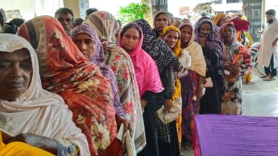শেরপুরের ভবানীপুরে এমপি গোলাম মো. সিরাজের বিশেষ বরাদ্দের চাল বিতরণ উদ্বোধন