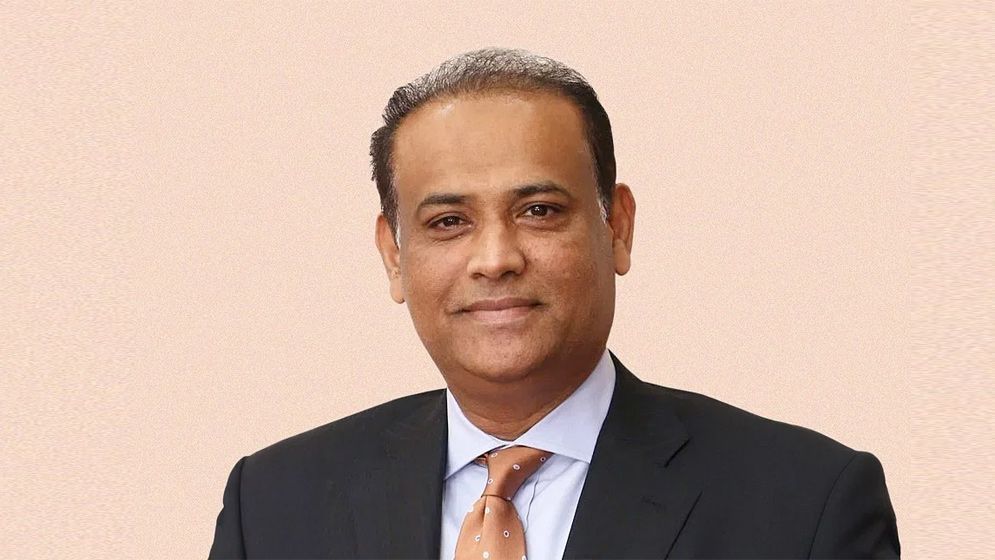 সাবেক ভূমিমন্ত্রীর ফ্ল্যাট থেকে উদ্ধার দেড় হাজার বিলাসবহুল পণ্য