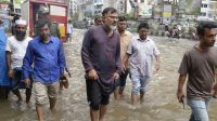 জলাবদ্ধতা দূর করতে পরিচ্ছন্নতাকর্মীদের দ্রুত মাঠে নামার নির্দেশ