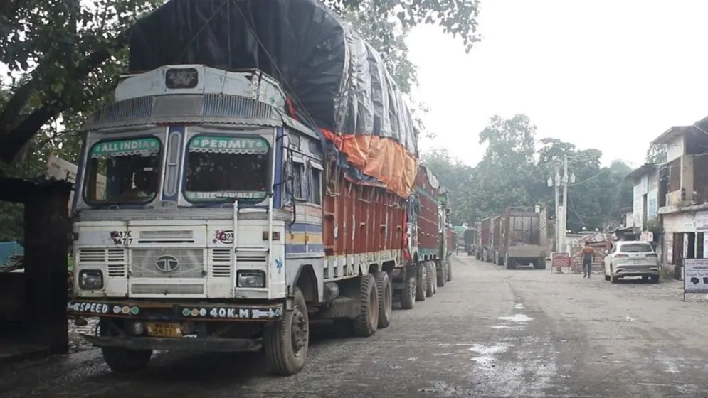 সোনামসজিদ স্থলবন্দরে অধিকাংশ পণ্য আমদানি বন্ধ