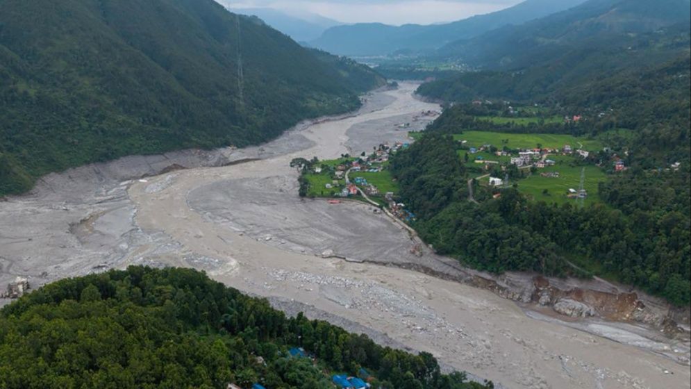নেপাল-তিব্বত সীমান্তে বন্যায় মৃত্যু বেড়ে ৭৯৭
