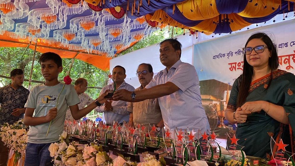 শিক্ষার্থীদের মানবিক ও দায়িত্বশীল নাগরিক হতে হবে: এমপি মনজুর এলাহী