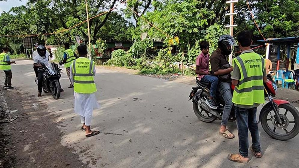 মাওয়া ঘাটে ‘দ্বৈত টোল’ নিয়ে ক্ষোভ, পর্যটকদের বয়কটের ডাক