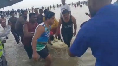 কক্সবাজার সৈকতে প্রাণ গেল পর্যটকের